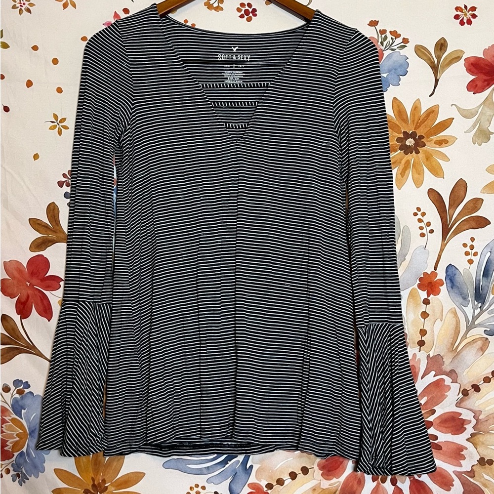 American Eagle S Soft Sexy Black White Striped V Neck Flare Sleeve Stretchy Top